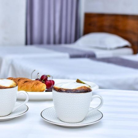 Hotel Chveni Sakhli Батумі Екстер'єр фото