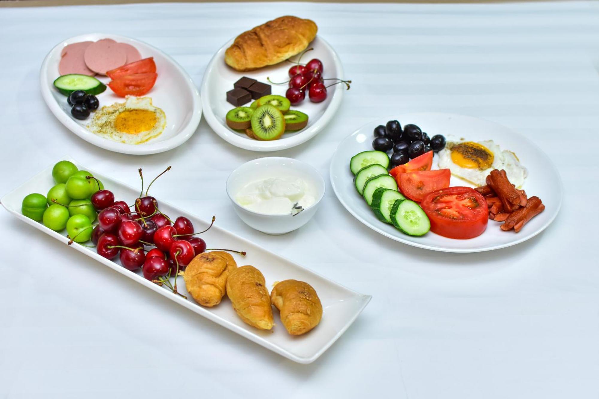 Hotel Chveni Sakhli Батумі Екстер'єр фото
